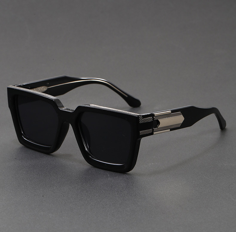 Vallo – Sunglasses — Black